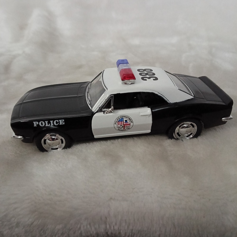 Kinsmart 1967 Chevrolet Camaro Z-28 Police Diecast Car 1/37 Scale KT5341 Black